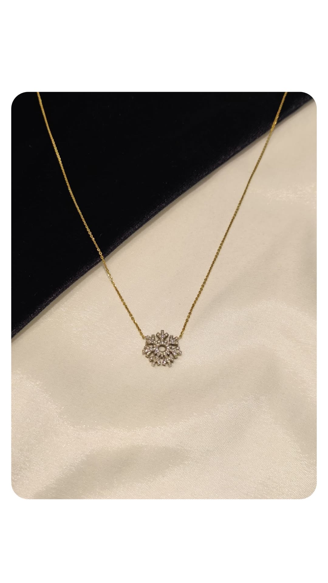 Kawkab Snowflake Pendant